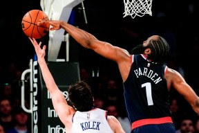 华体会网址-快船鏖战黄蜂，利拉德三分雨点燃全场