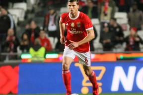 华体会下载-关于本菲卡轻取曼城，莫德里奇乌龙送礼欧联杯的信息